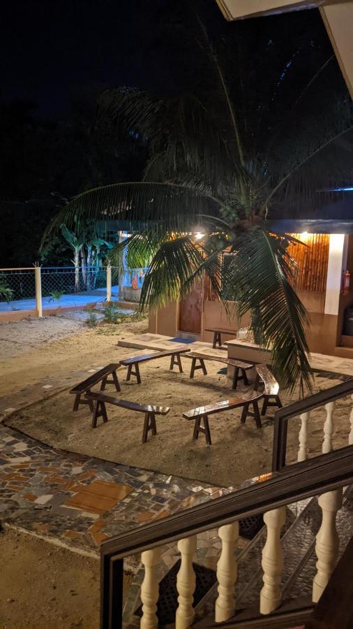 Maya Guest House - Sipaway Island San Carlos  Экстерьер фото